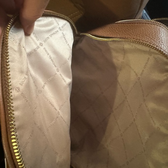 Brown Micheal kors backpack - Picture 4 of 5